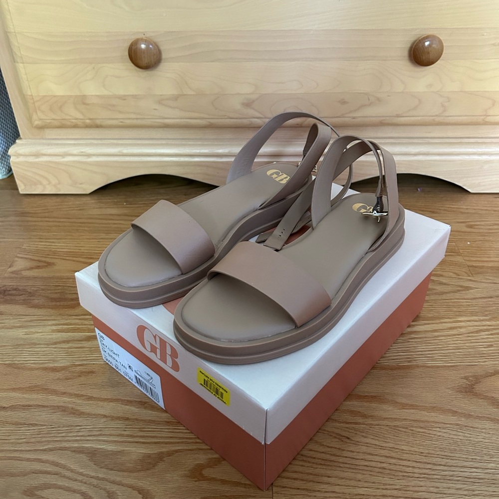 GB Day-Light DK Sierra Tan Sandals Size 7.5